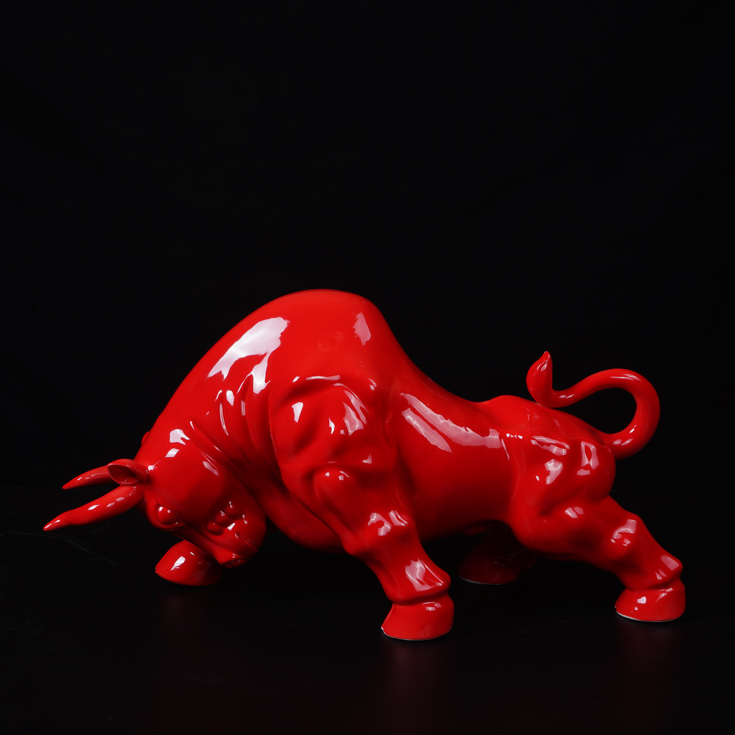 中国红瓷 高端商务礼品 家居装饰牛摆件 大号再创辉煌红牛可定制