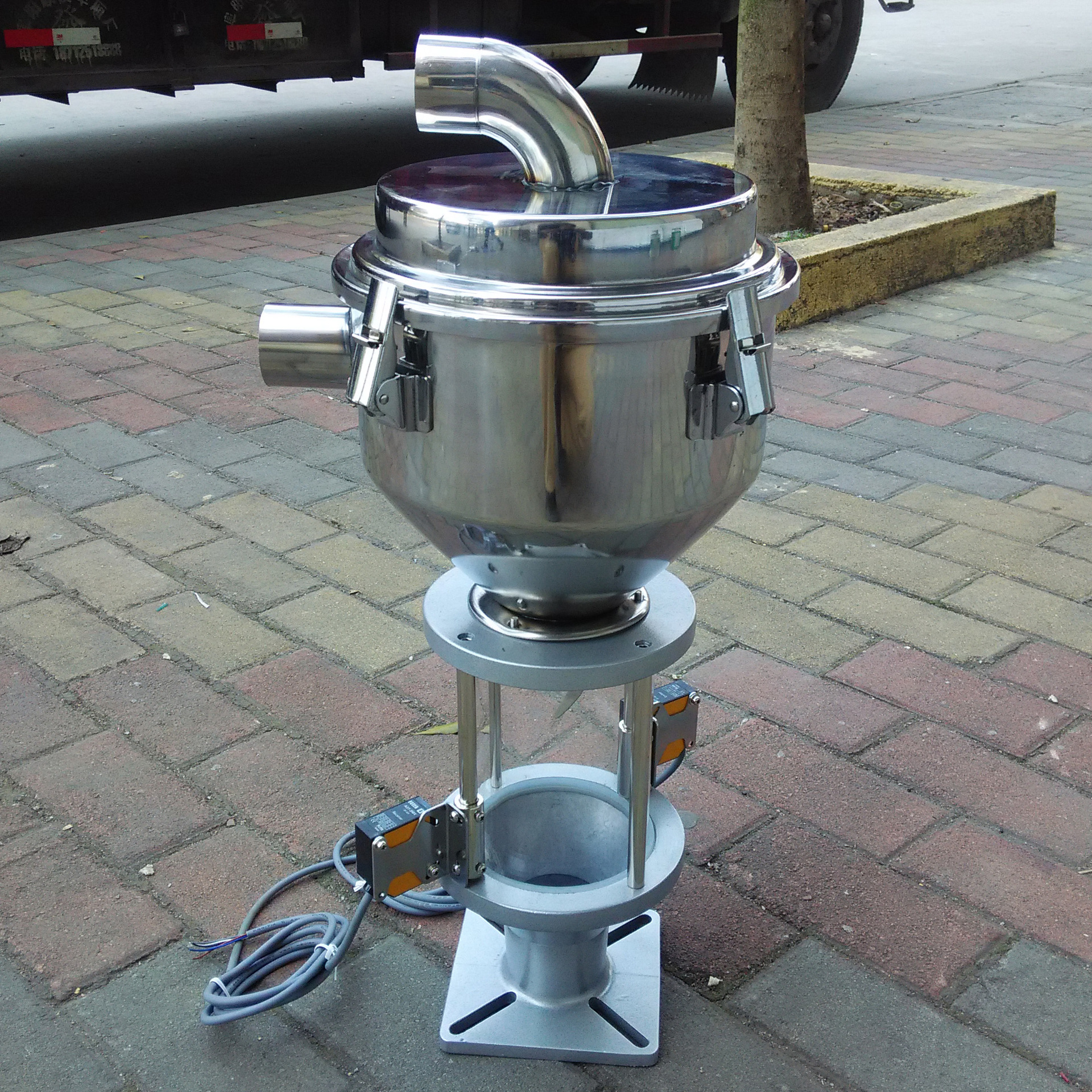 【阳邦】供应12l优质电眼料斗 全自动吸料筒 中供注塑机辅机配件