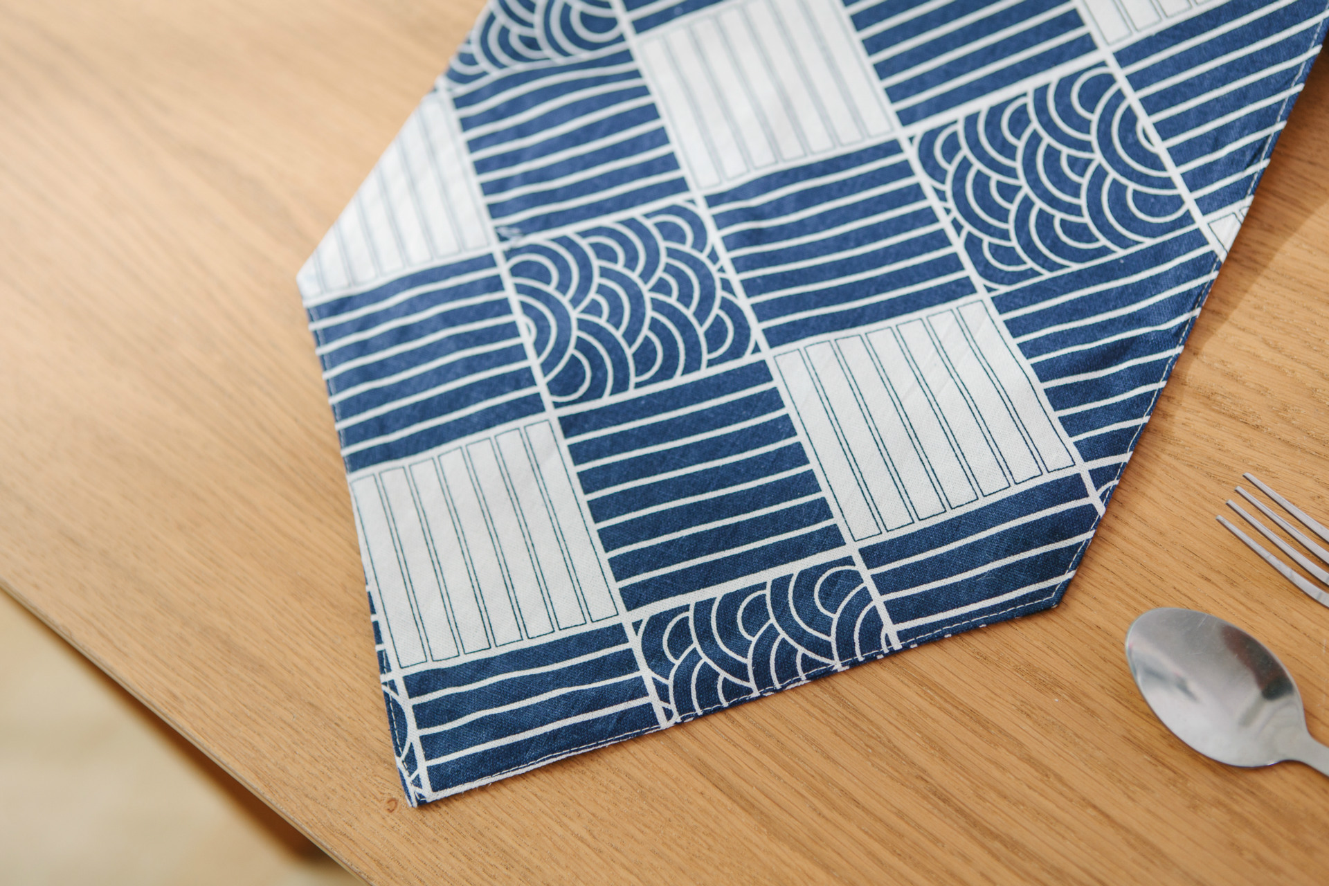 桌旗中式现代简约风格古典复古古典茶几布艺纯色棉麻桌旗一件代发