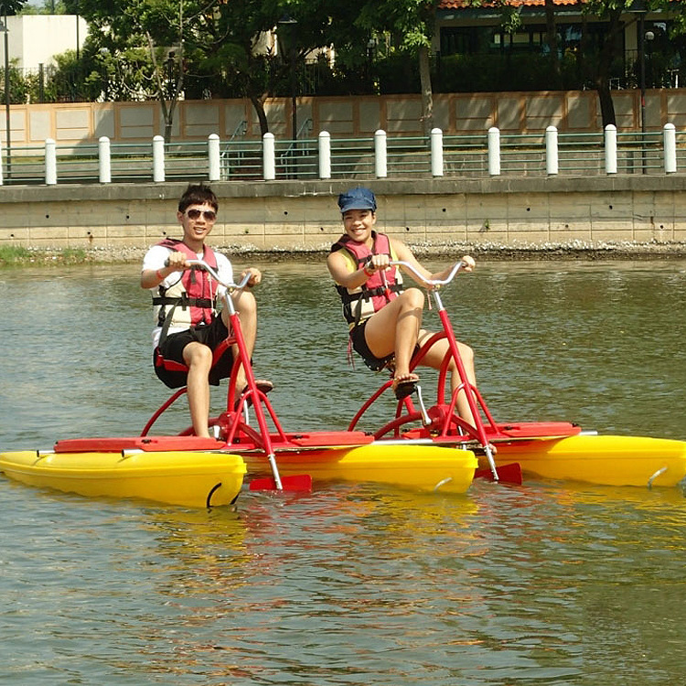 源头厂家烟台海德龙出售香蕉双人水上自行车