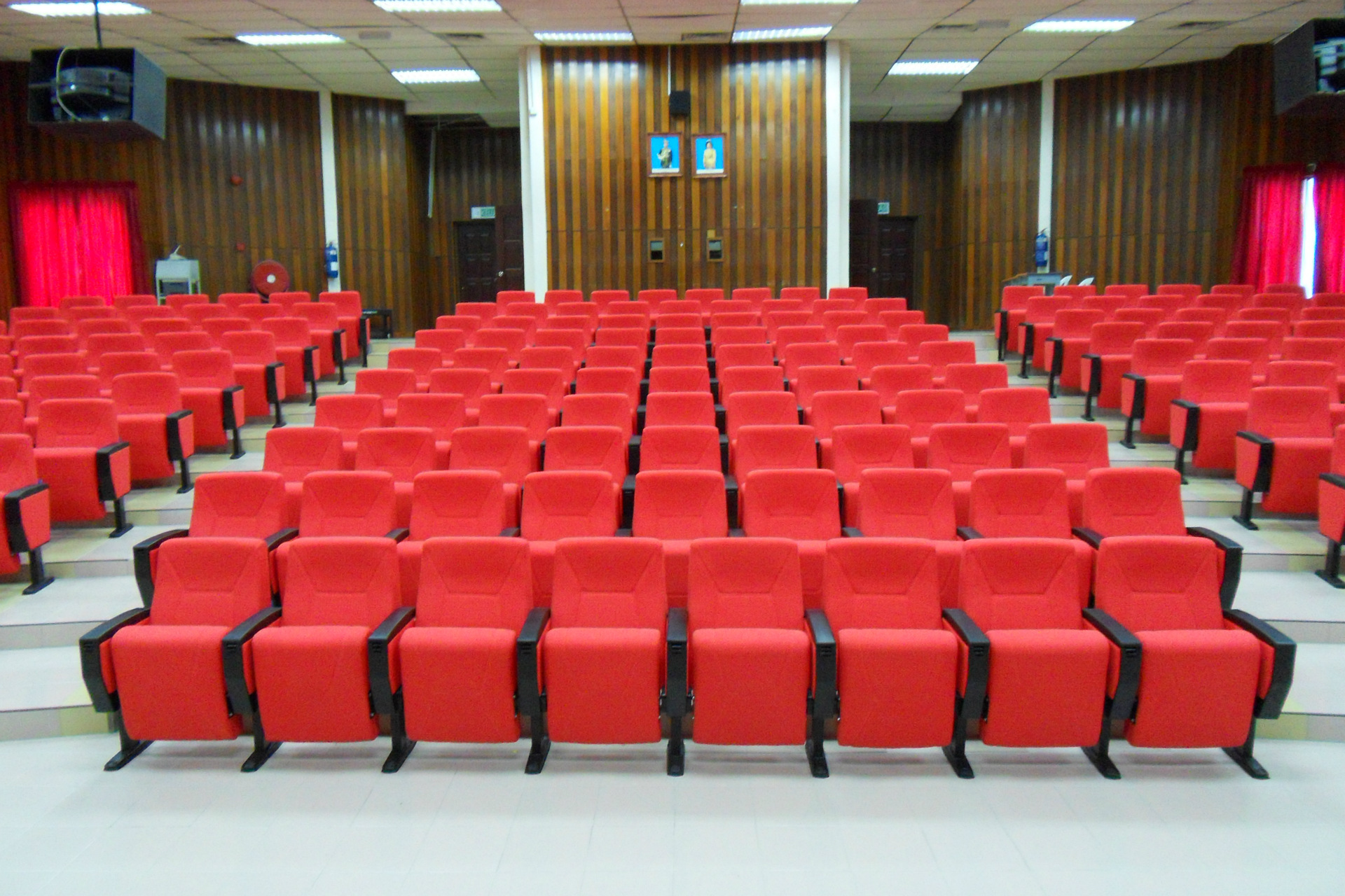 广东礼堂椅,会议椅,高级礼堂椅,厂家直销