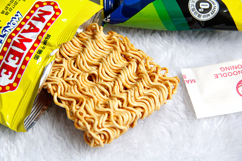 包邮妈咪干脆面25.6g烧烤鸡肉味经典小吃马来西亚进口零食品批发