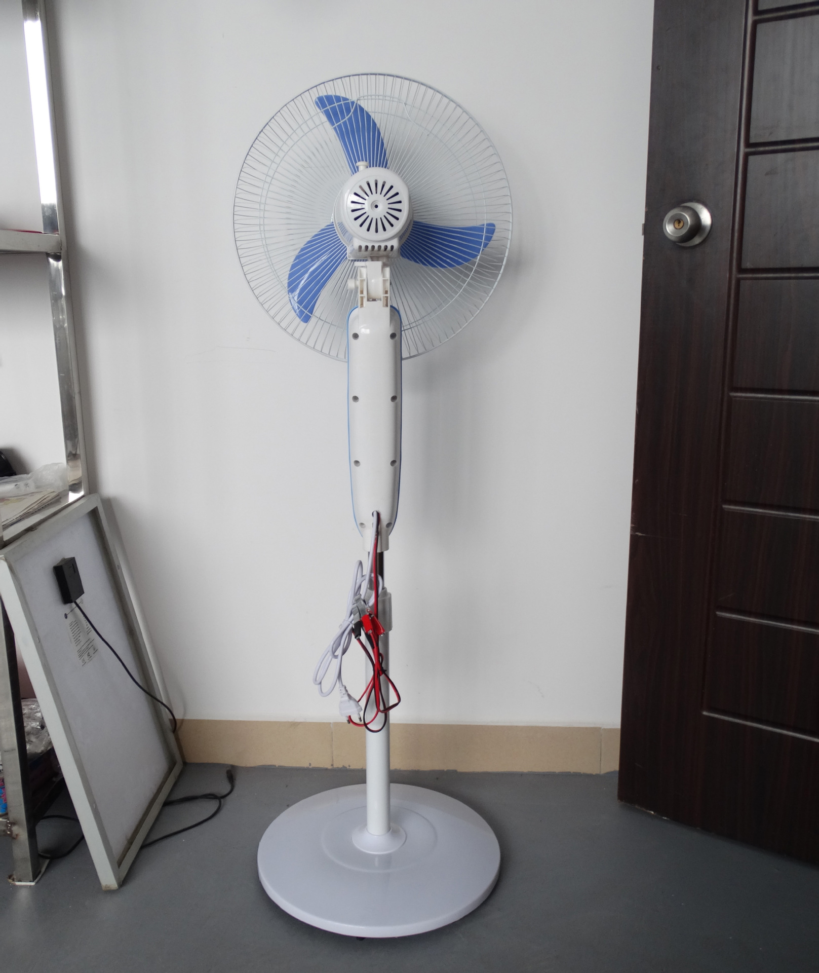 16寸12v圆盘落地扇 直流电风扇 家用风扇 新款 热销 外销带灯风扇