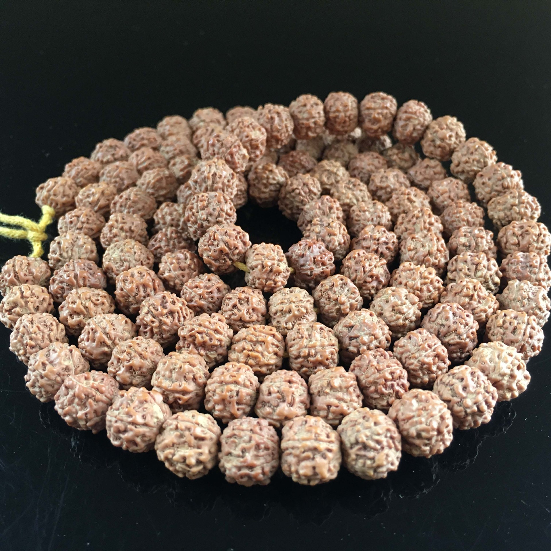 尼泊尔小金刚菩提子108 黄皮矮桩连爆肉小金刚 毕业级小金刚批发