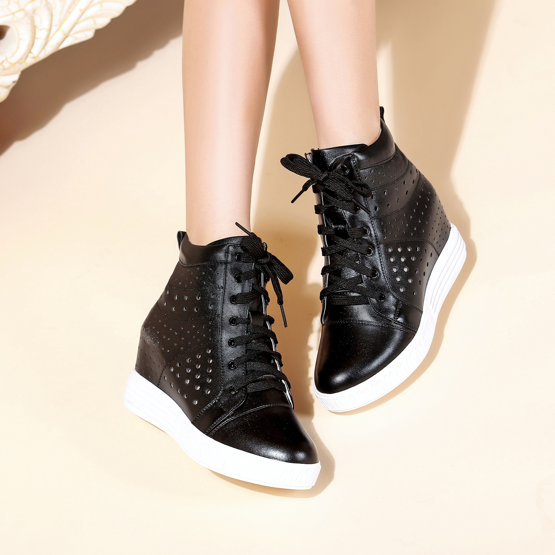 2016冬季新款女圆头中跟短筒靴鞋带女粗