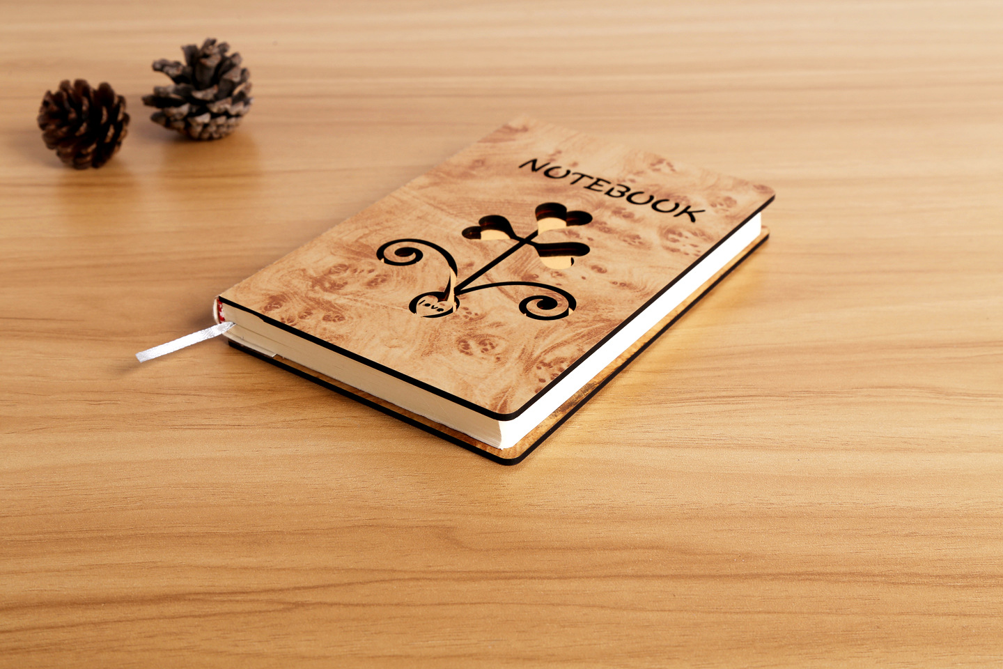 本子可定制 厂家直销封面镂空花纹  注:联系客服可定制外壳颜色及图案