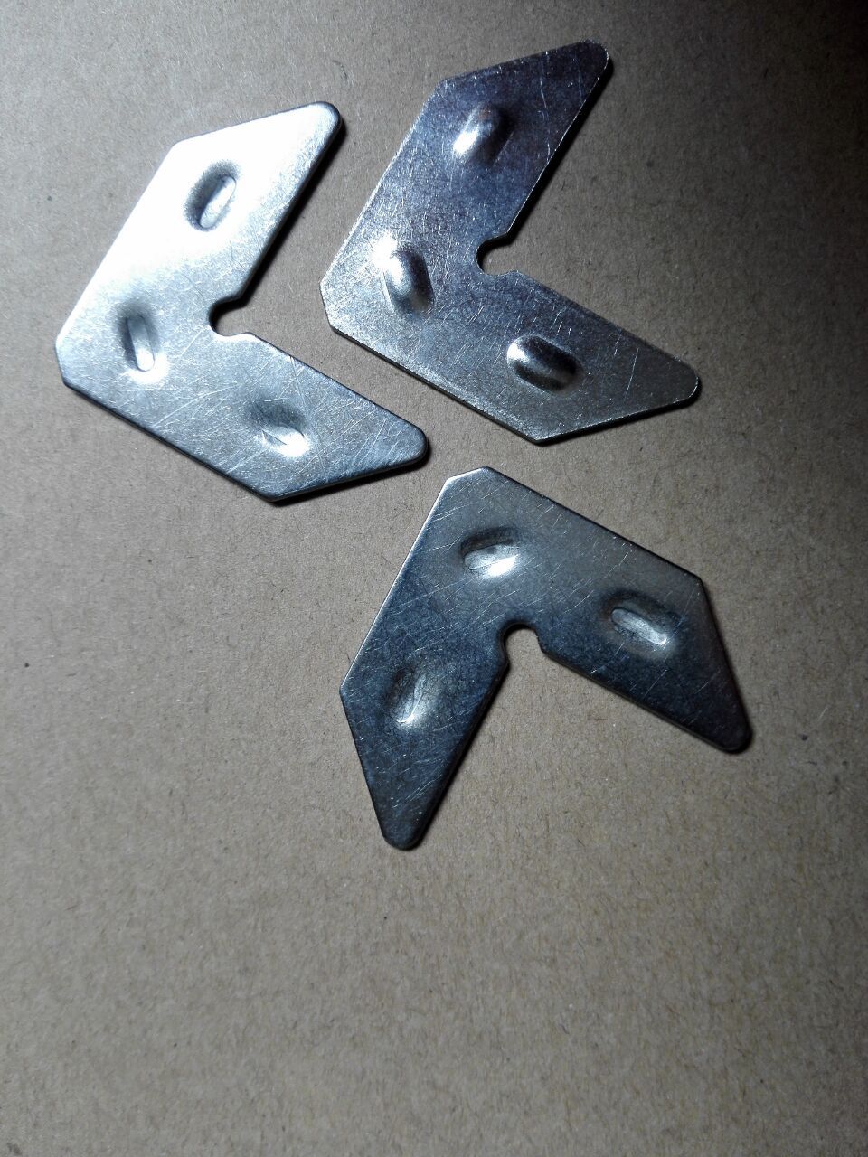 批发供应不锈钢门窗角码.组角片,不锈钢冲压件