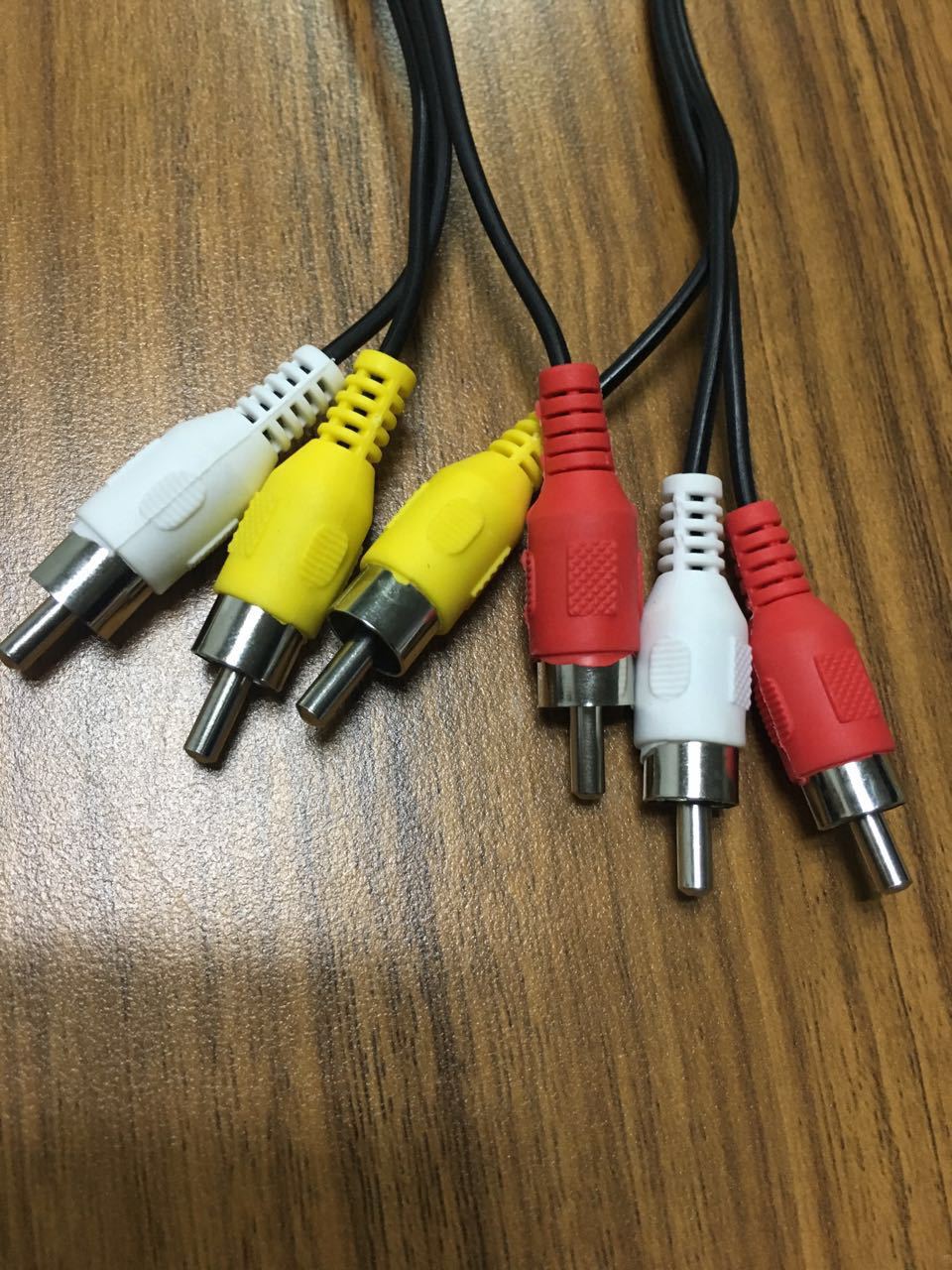 供应1米音视频av线 红黄白三对三莲花线 电视机顶盒连接线3rca