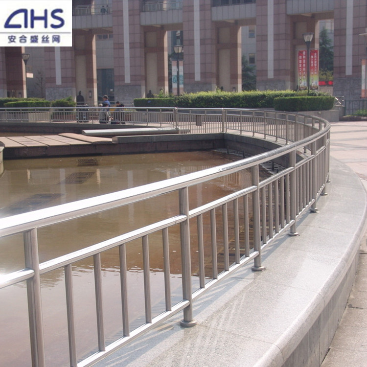 厂家生产加工河道景观不锈钢栏杆 直销复合管不锈钢河道防护栏