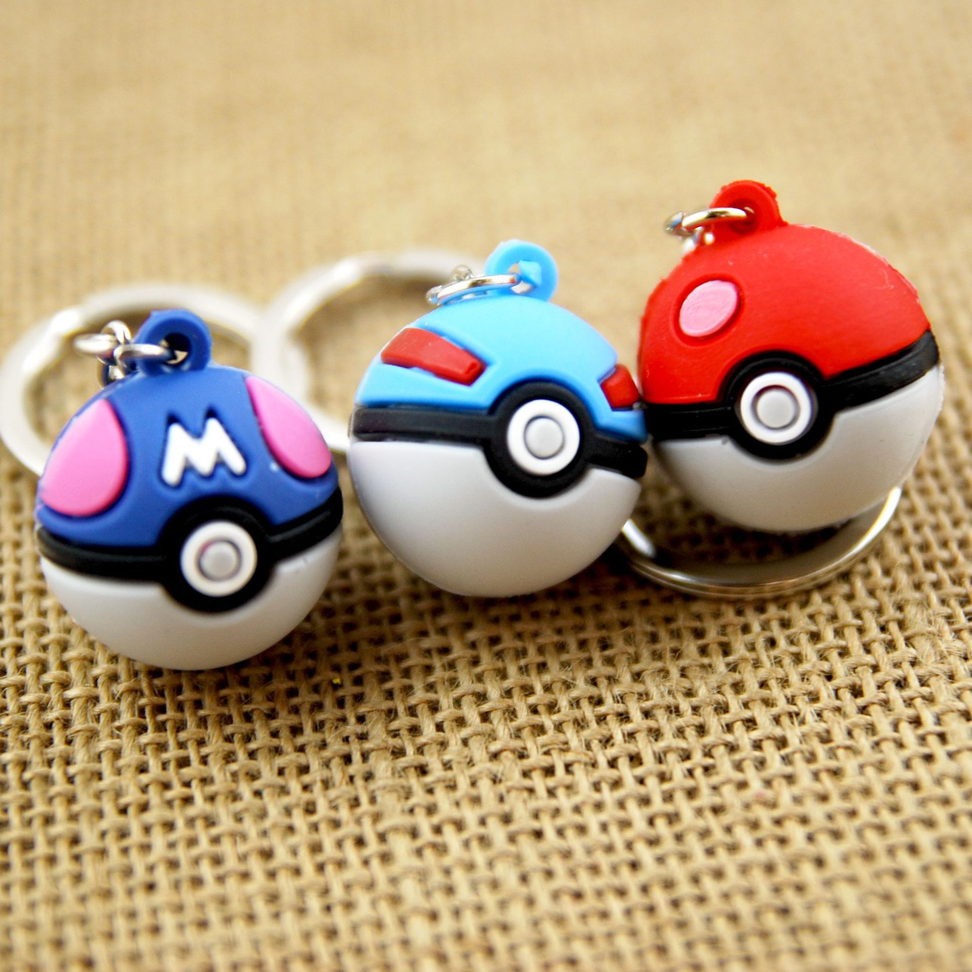 人气日漫宠物小精灵神奇宝贝球三款卡通软胶钥匙圈挂饰礼品