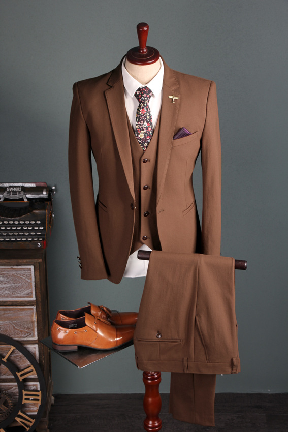 男士休闲西服套装修身青年休闲西装男新郎结婚礼服三件套咖色
