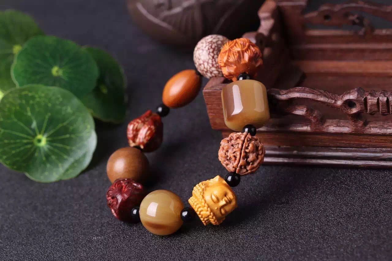 厂家供应天然八宝串手链血丝菩提橄榄核手串饰品