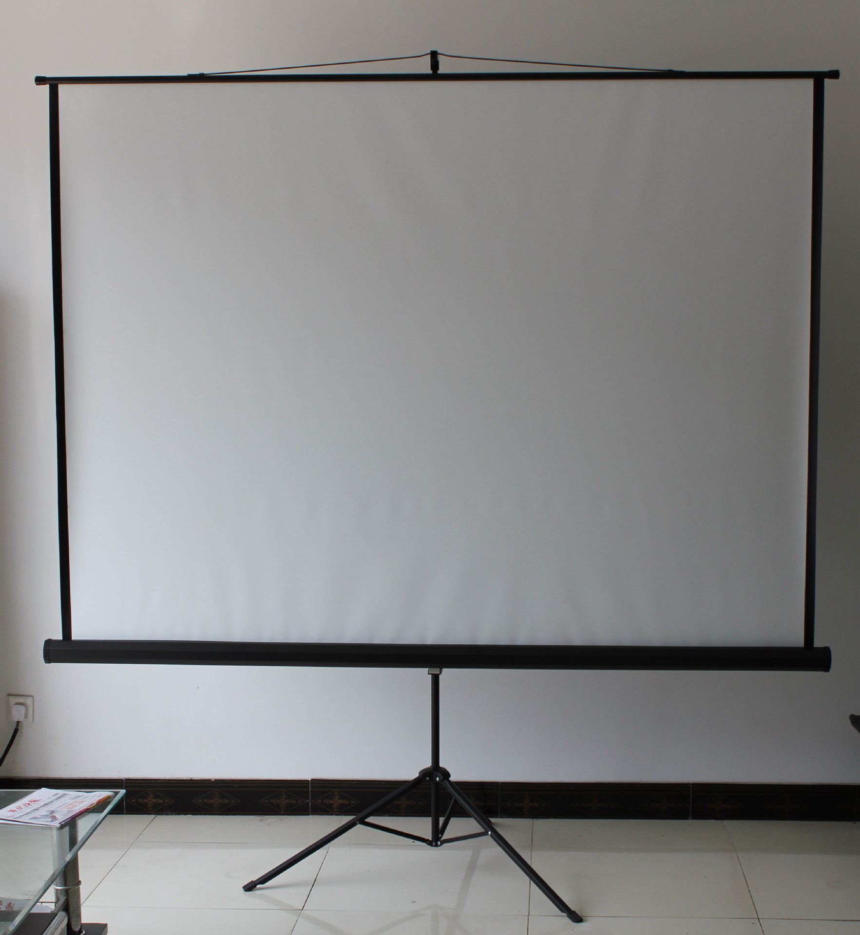 100 4:3 16:9 便携式支架幕 投影幕布三角支架式白塑幕布网格幕布