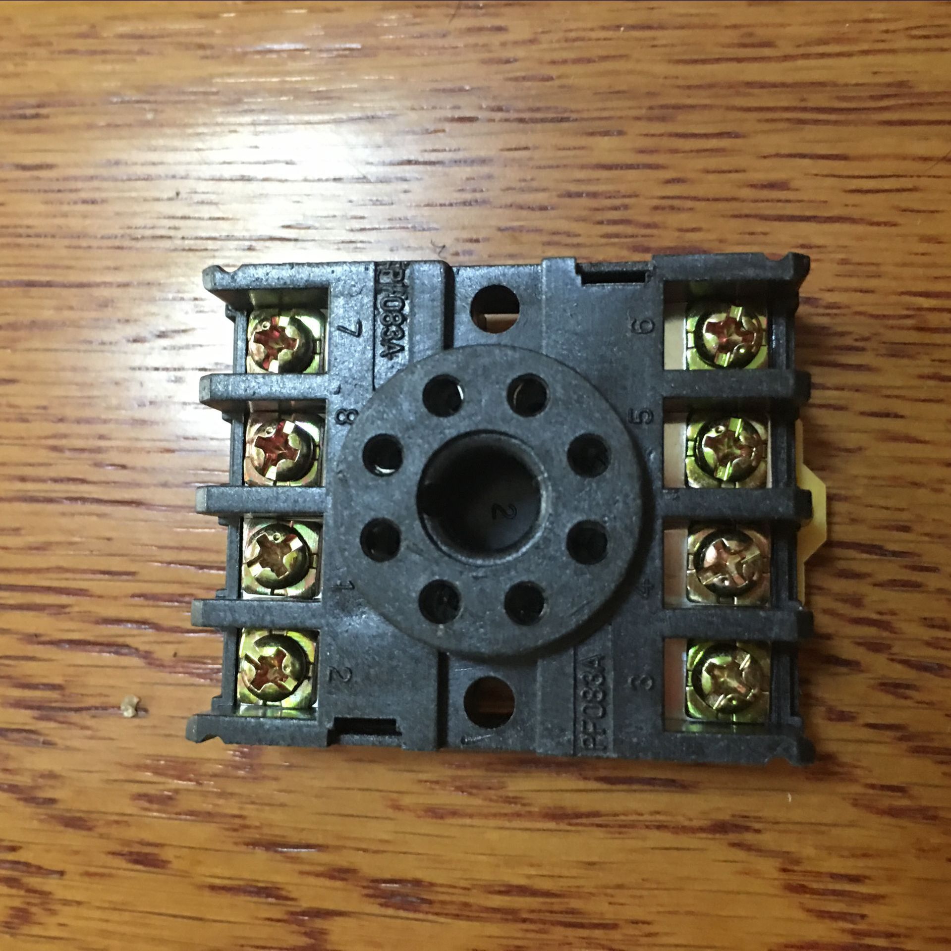 供应底座圆8脚 pf083a omron-继电器