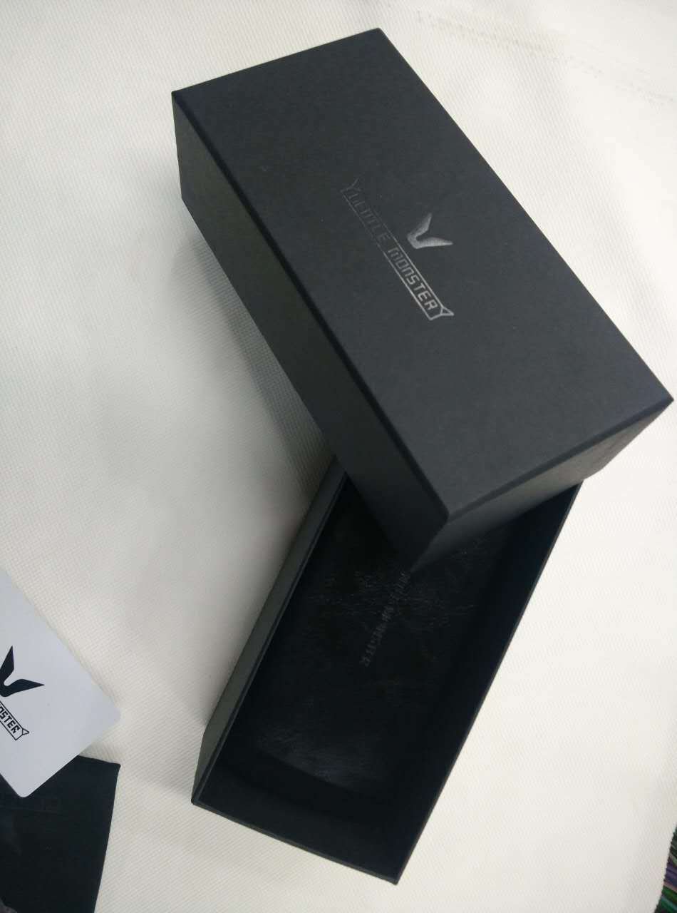 16新款 高档黑色金属皮眼镜套装盒 时尚韩国v牌眼镜盒 v牌五件套