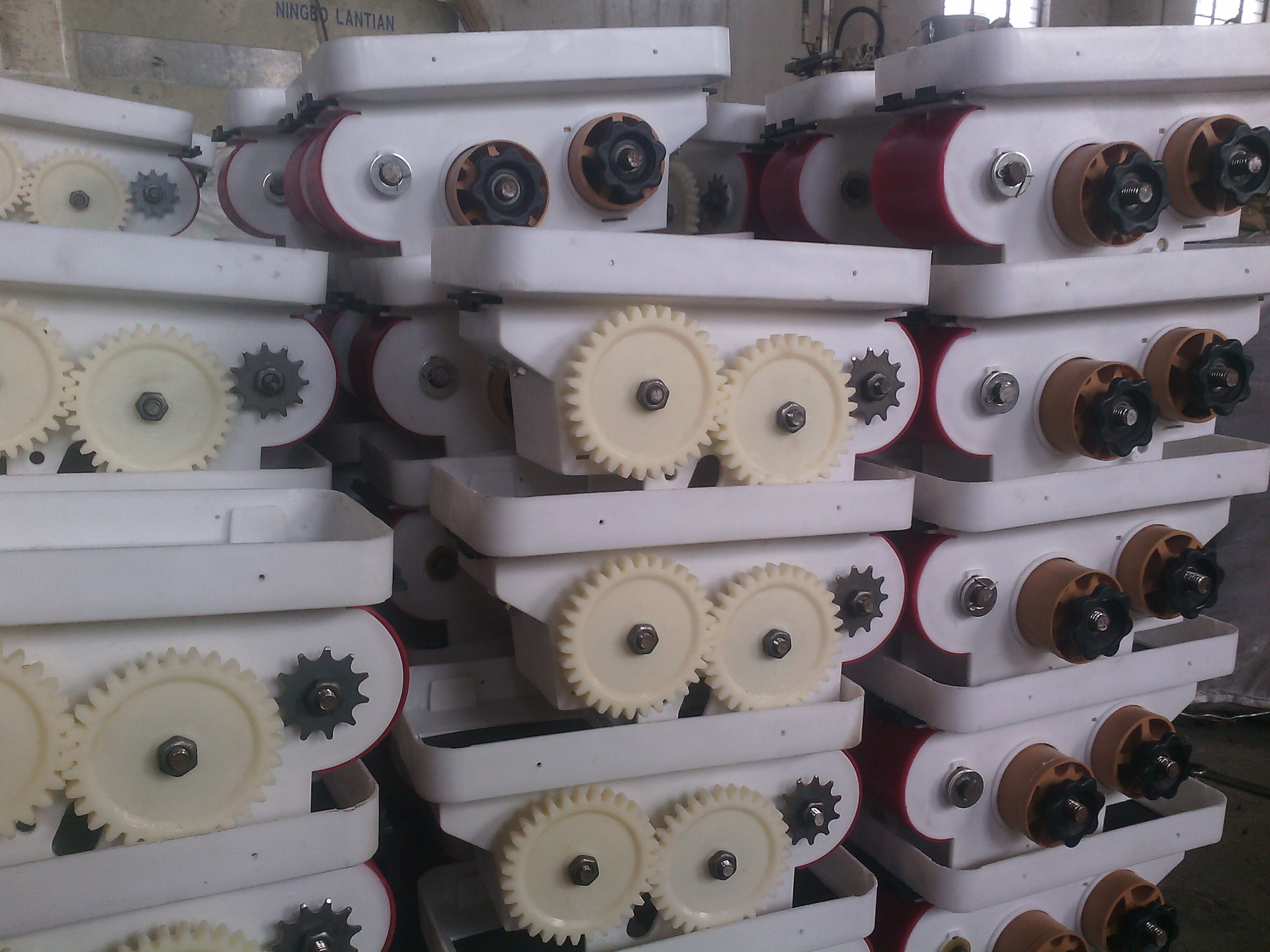 手推三腔花生玉米轮式排种器 可调点播器 可调施肥器 播种机