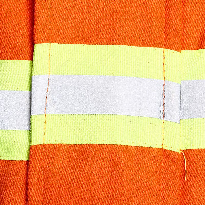 消防服80元一套(包括上衣 裤子)产品简介:采用消防阻燃面料,有合格证