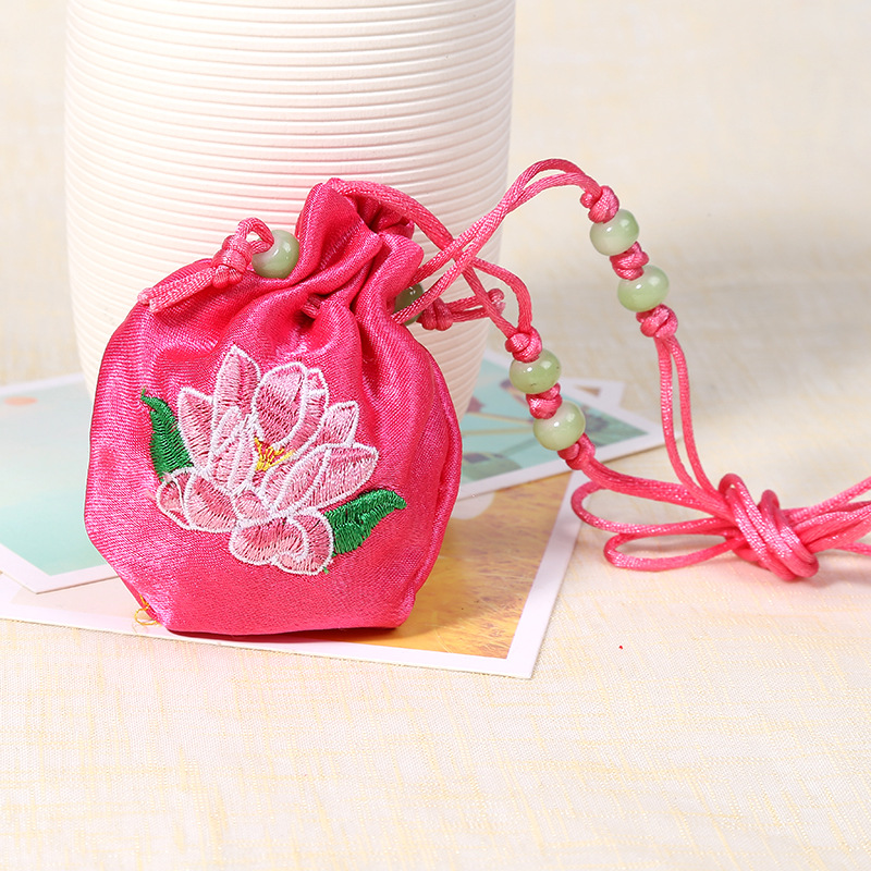 2016新品精美喜庆工艺品 古典刺绣荷花包 秋节元旦饰品特价批发