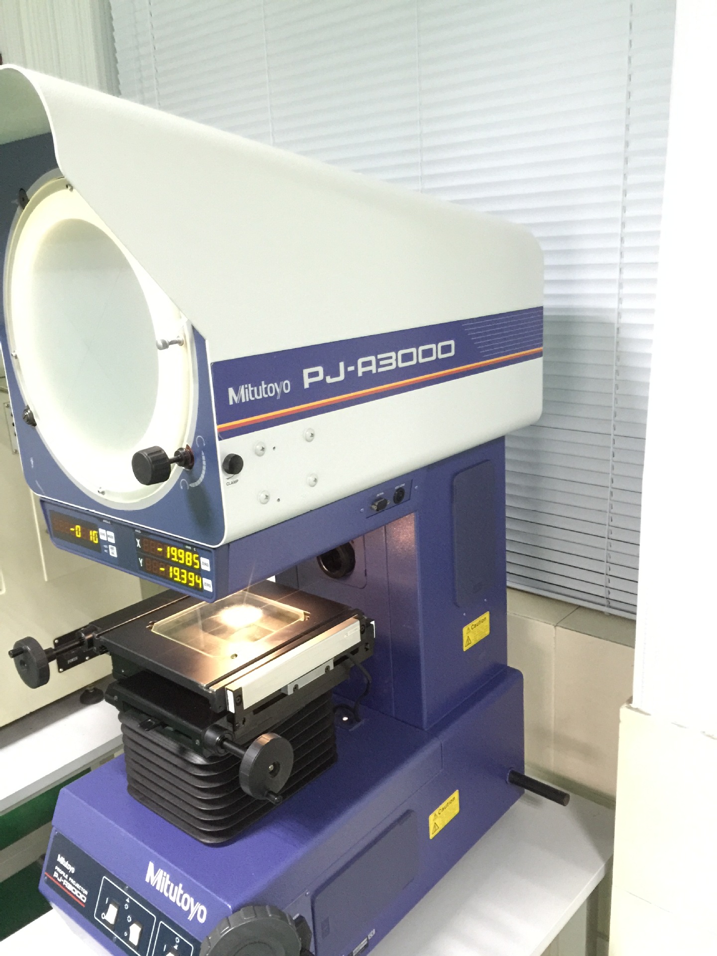 日本三丰投影仪/测量投影仪/投影测量仪——98成新