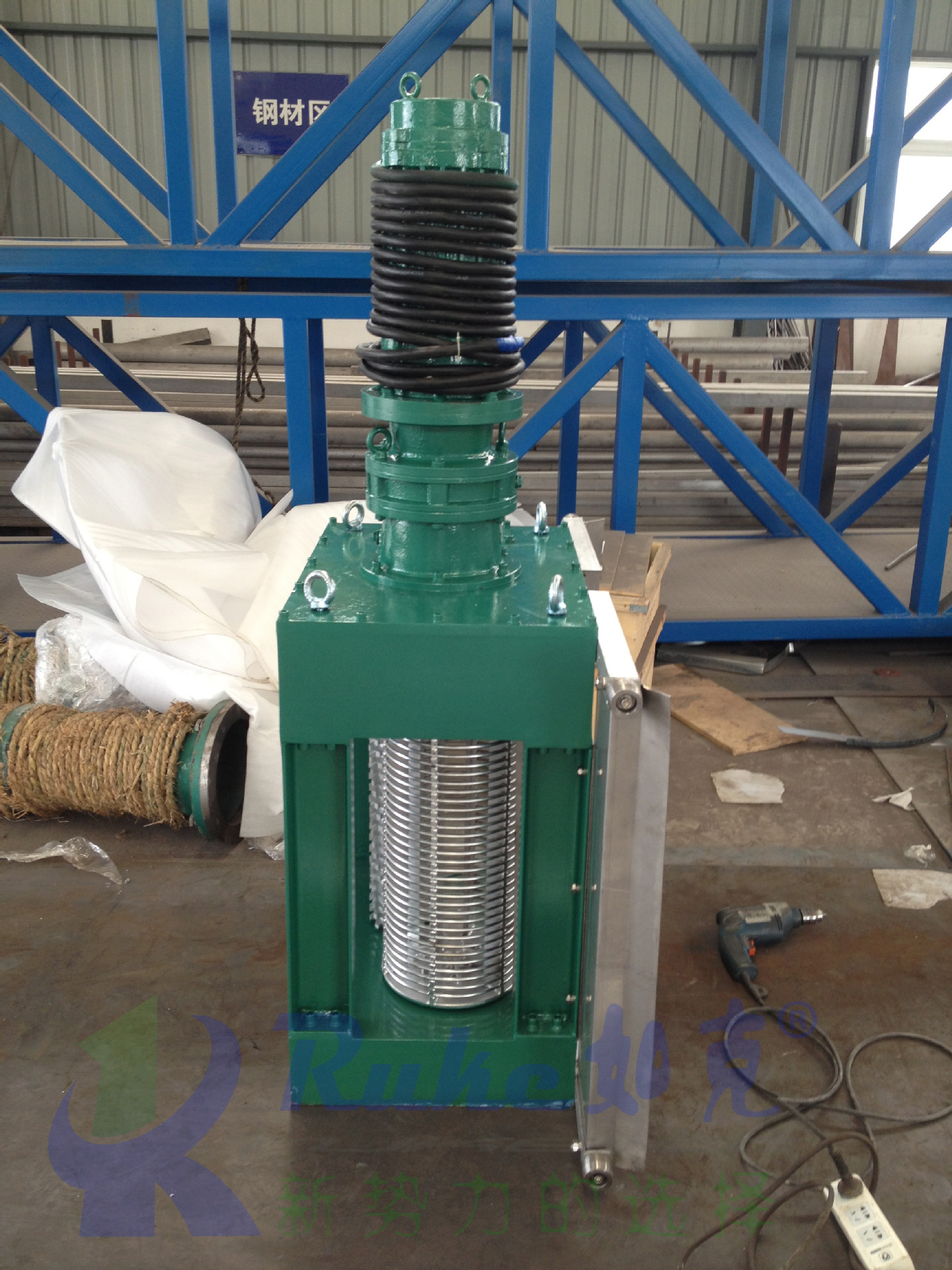 dfs500*300粉碎型格栅 单转鼓粉碎型格栅机厂家