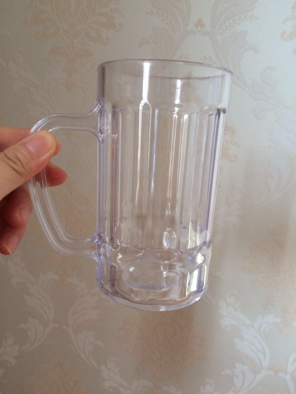 摔不破透明杯带手柄把扎啤饮料杯果汁杯 特点: pc杯子耐摔不容易破,不