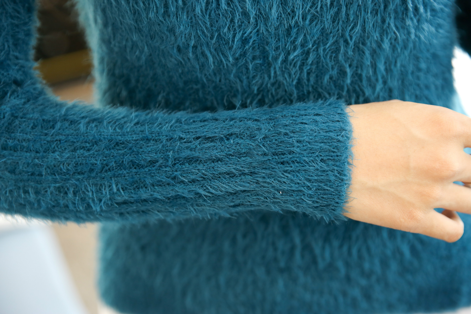 韩国仿貂绒毛衣女套头修身马海毛纯色上衣学院风复古性感