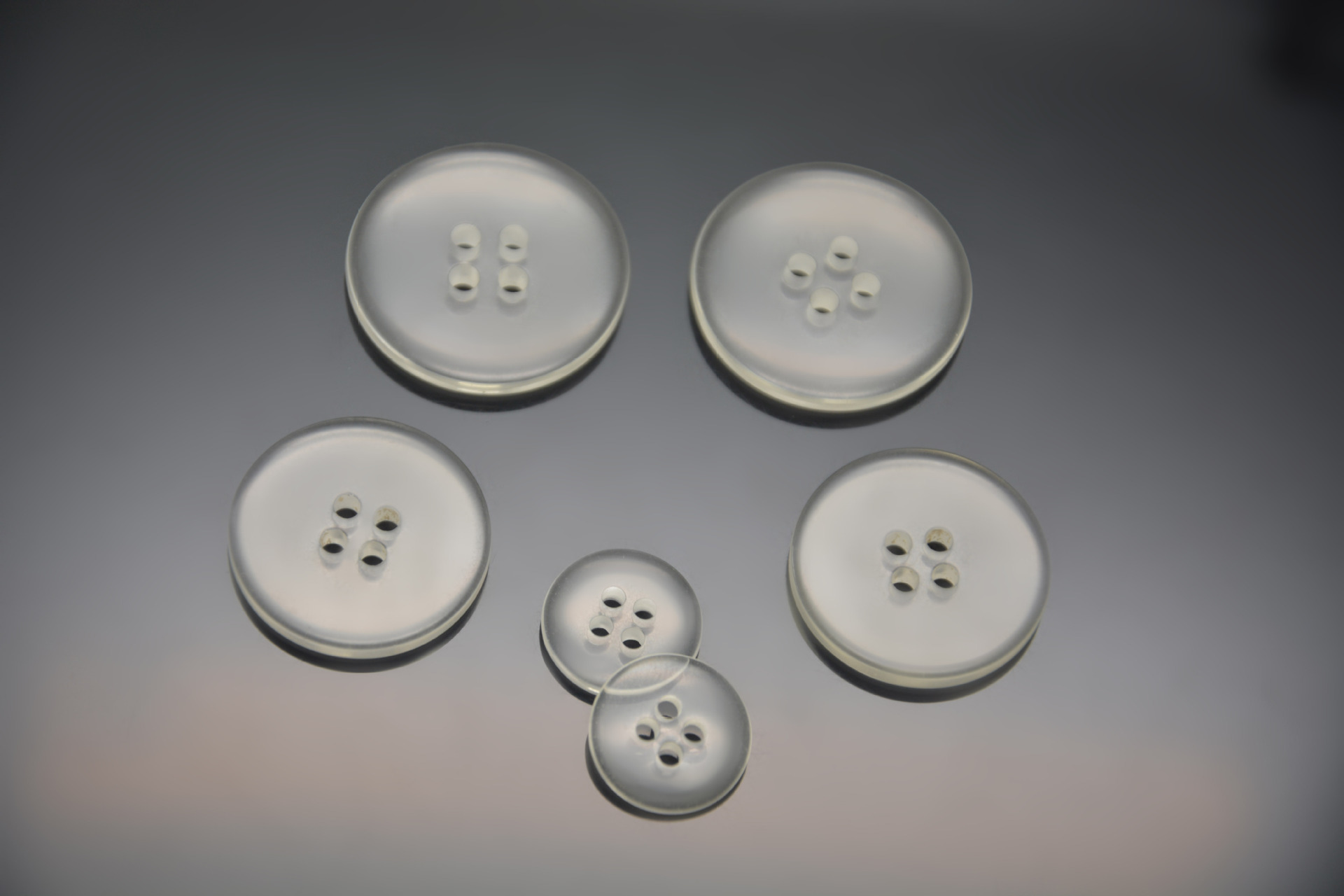 特价批发环保树脂透明纽扣 两眼四眼面包童装扣 男女衬衫外套扣