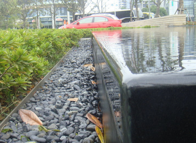 格栅透水板 鹅卵石出水板 塑料网格盖板 架空透水板