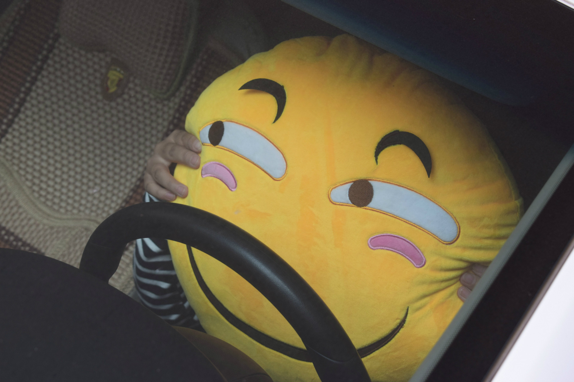 滑稽害怕脸表情包抱枕笑脸抱枕枕头网店一件代发厂家直销批发