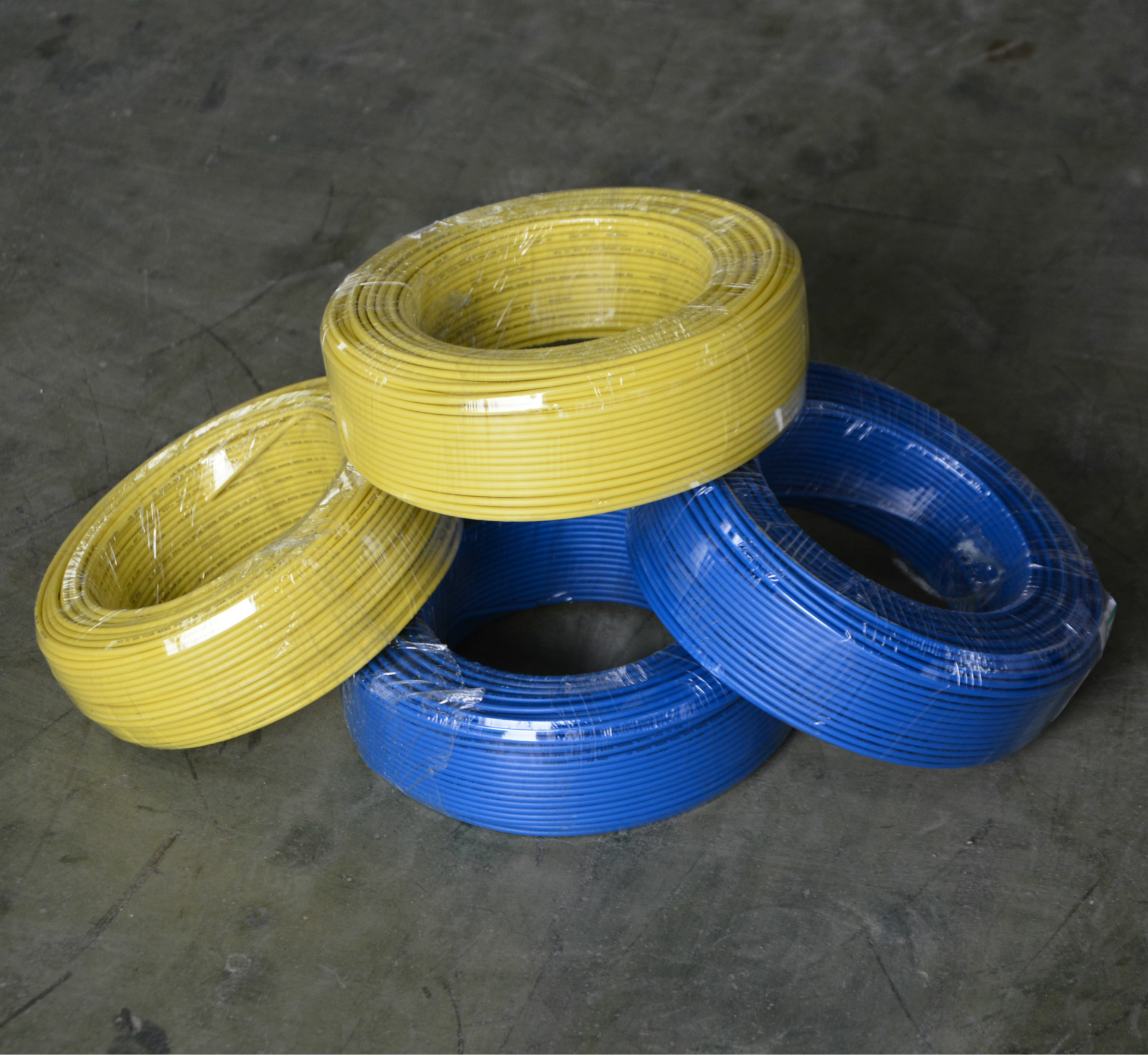 家装绝缘导线阻燃环保单股单芯硬铜布电线 无锡bv电线