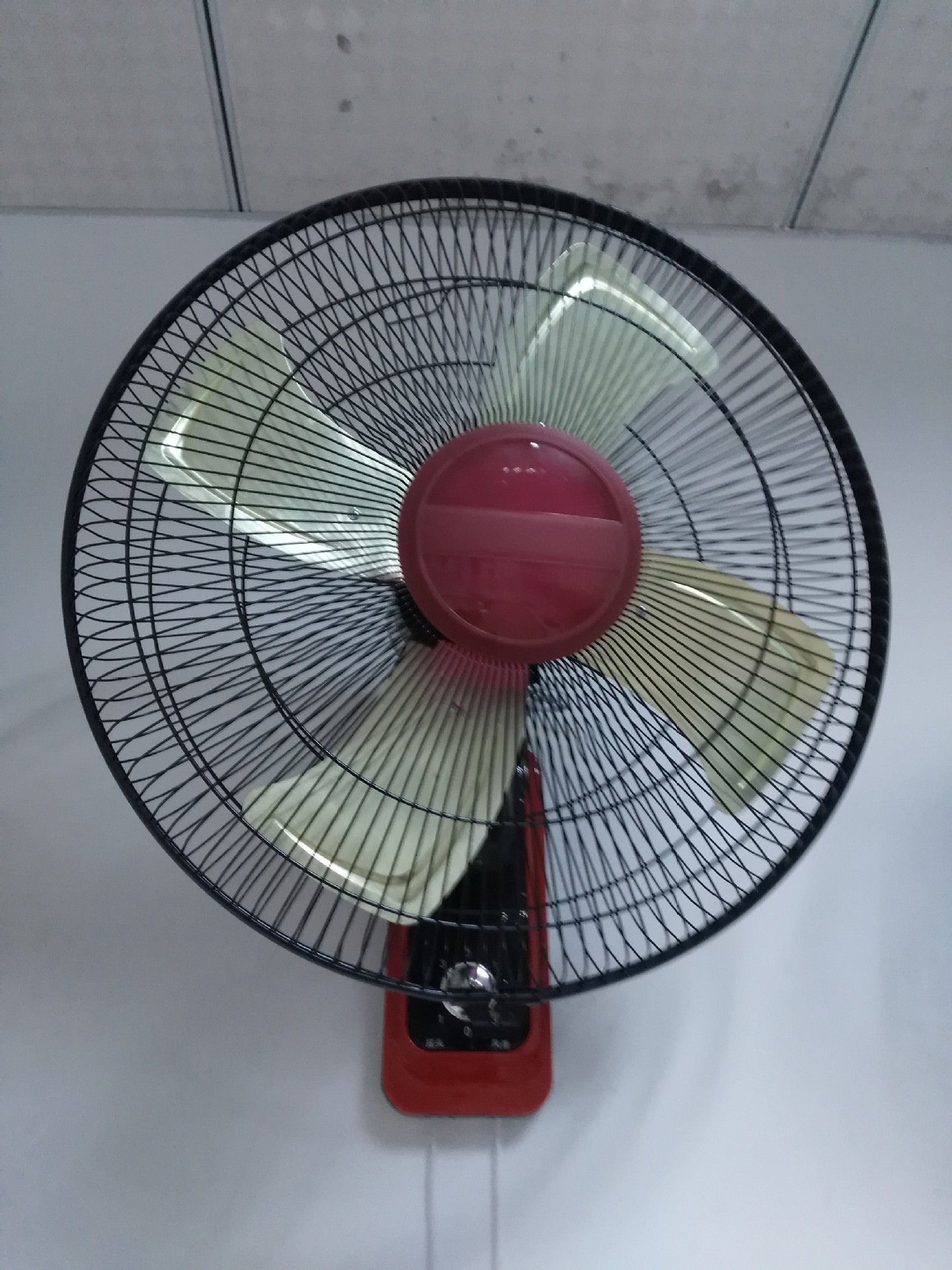 批发 供应18寸家用壁扇 万宝壁扇(厂家直销)