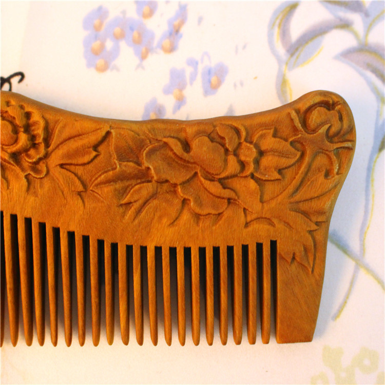 厂家直销 高端玉檀木梳子 绿檀花开富贵梳