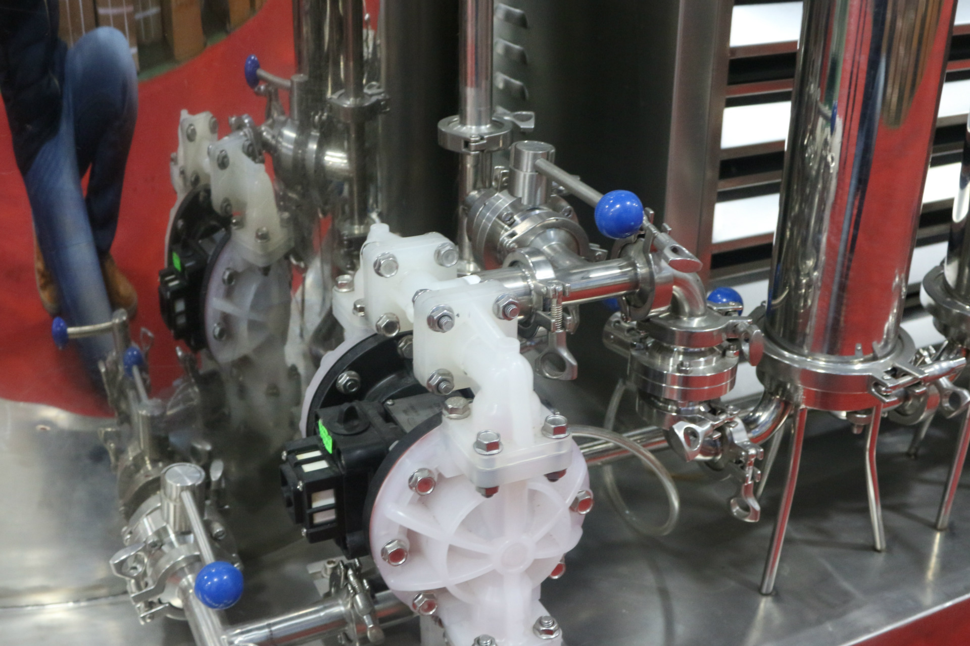 厂家直销香水机设备,花露水制造机 香水冷冻机组 定制香水机械