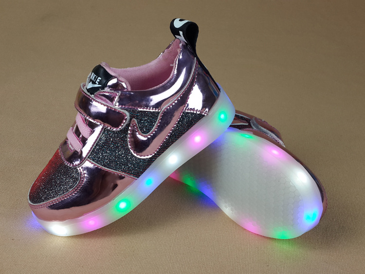 儿童亮灯鞋led免充电发光童鞋七彩夜光男童鞋女童闪光运动鞋板鞋