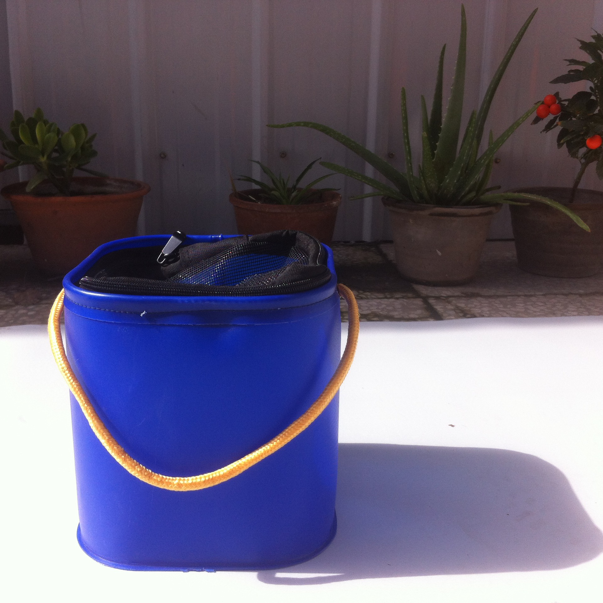 新款eva鱼桶加厚带网方形打水桶渔具包钓鱼水桶折叠带打水绳