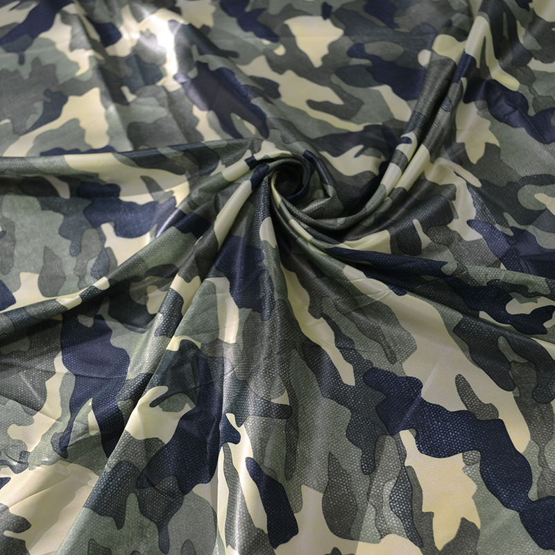 迷彩服布料 现货供应军训服涤纶印花面料 优质服装面料批发