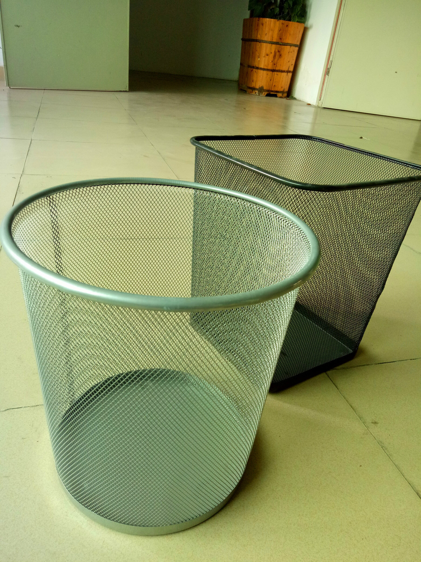 圆形形废纸桶 烤漆纱网垃圾桶 方形酒店客房垃圾桶 废纸垃圾桶