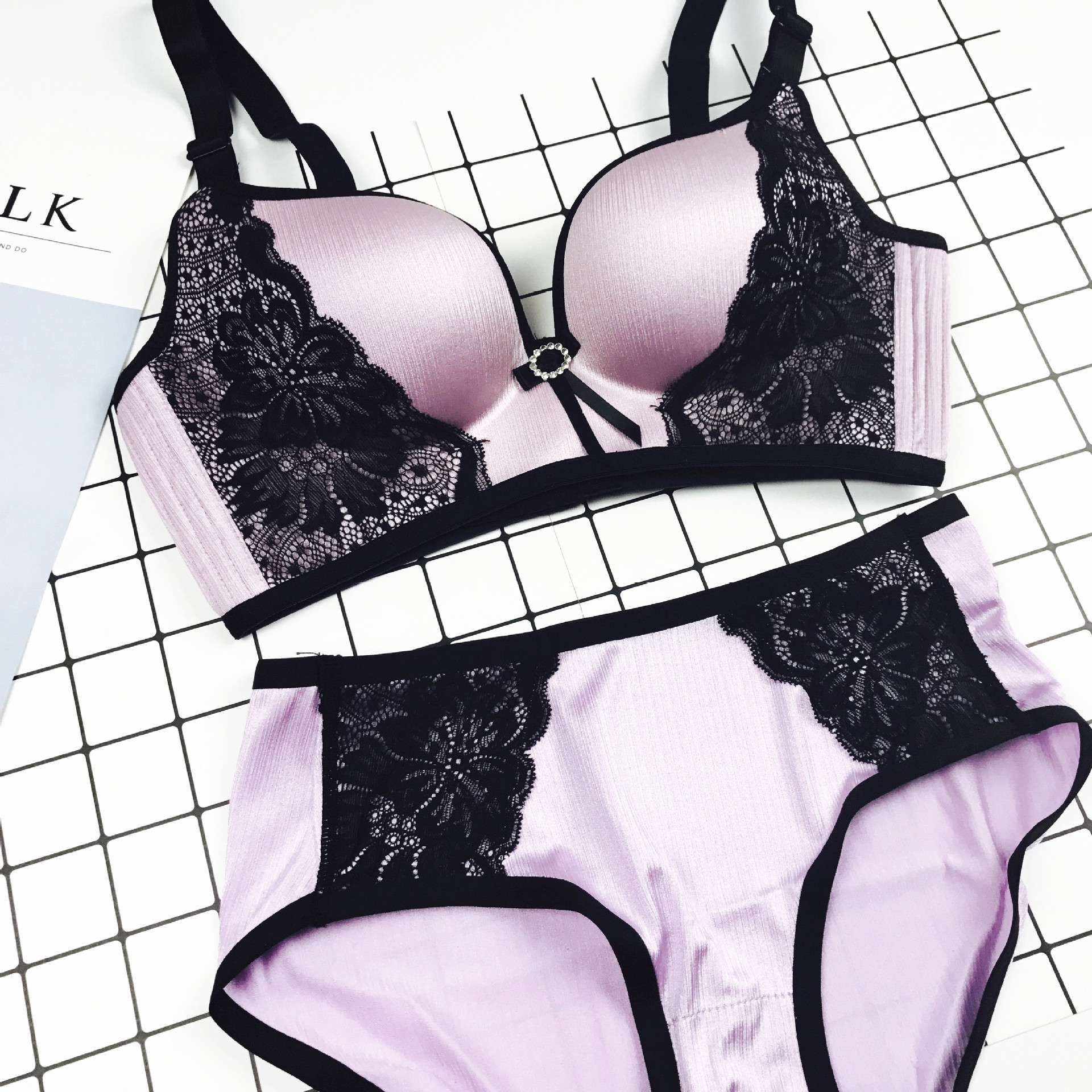 货源类别 现货 产品类别 文胸 罩杯 全罩杯 功能 聚拢,美体 模杯类型