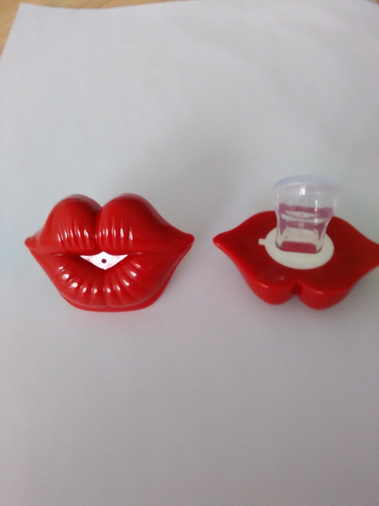 梅红色安抚奶嘴