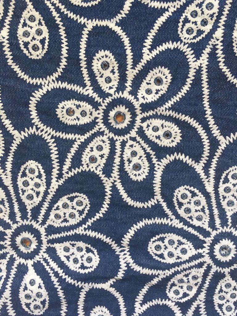 厂家直销涤棉牛仔布 烧花印花牛仔 裤料裙牛仔布料,布料牛仔布