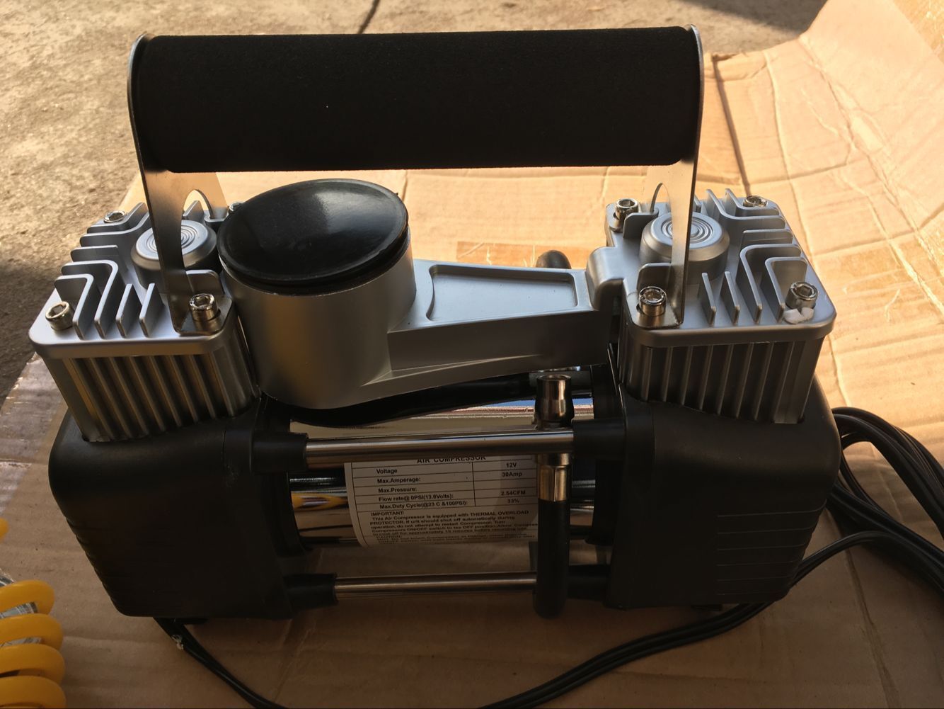 家车两用打气机 车载双缸充气泵打气泵车用轮胎充气泵大功率12v