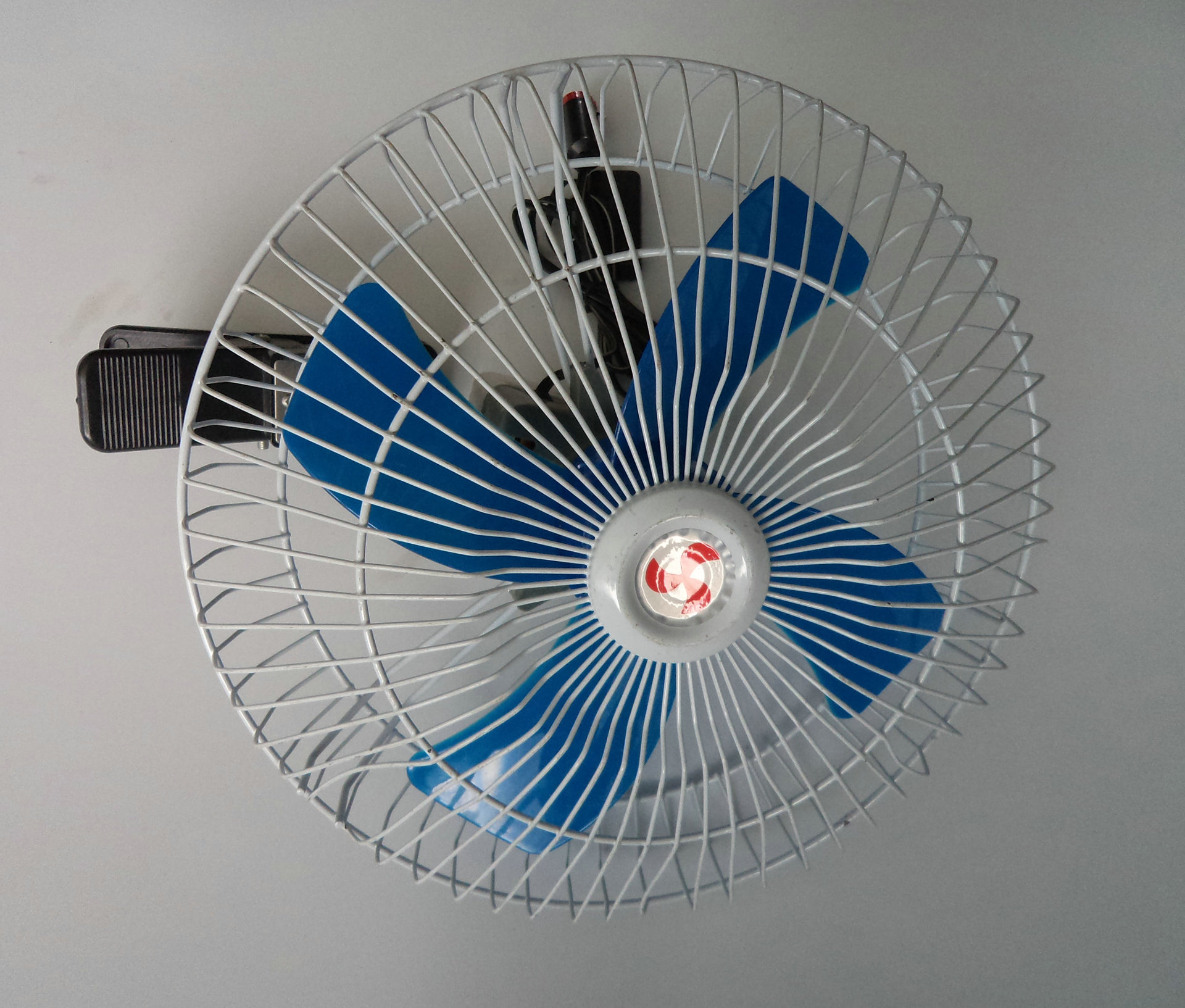 2016升级版10寸车载半封闭风扇塑料4叶车用摇头风扇大风力电风扇