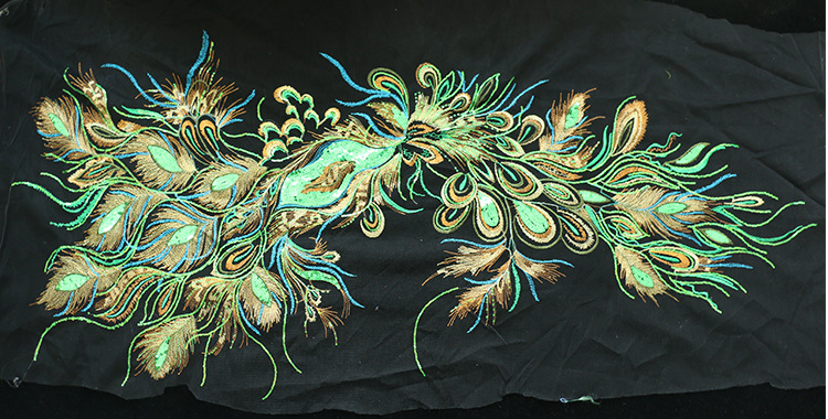 厂家直销电脑刺绣 凤凰羽毛布料 礼服新娘服面料diy布贴批发