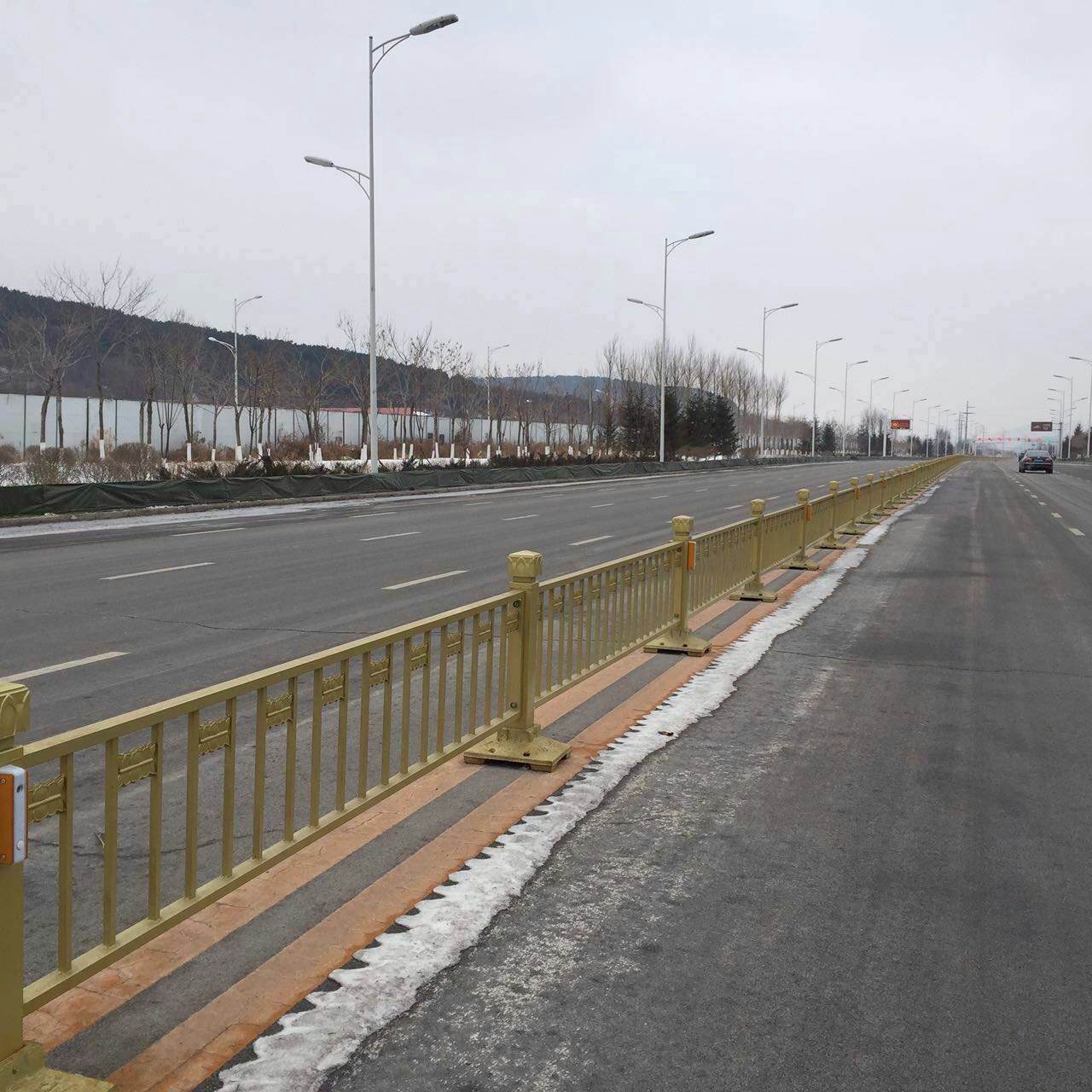 黄金护栏 市政道路护栏阻隔栏 马路护栏人行道隔离栏