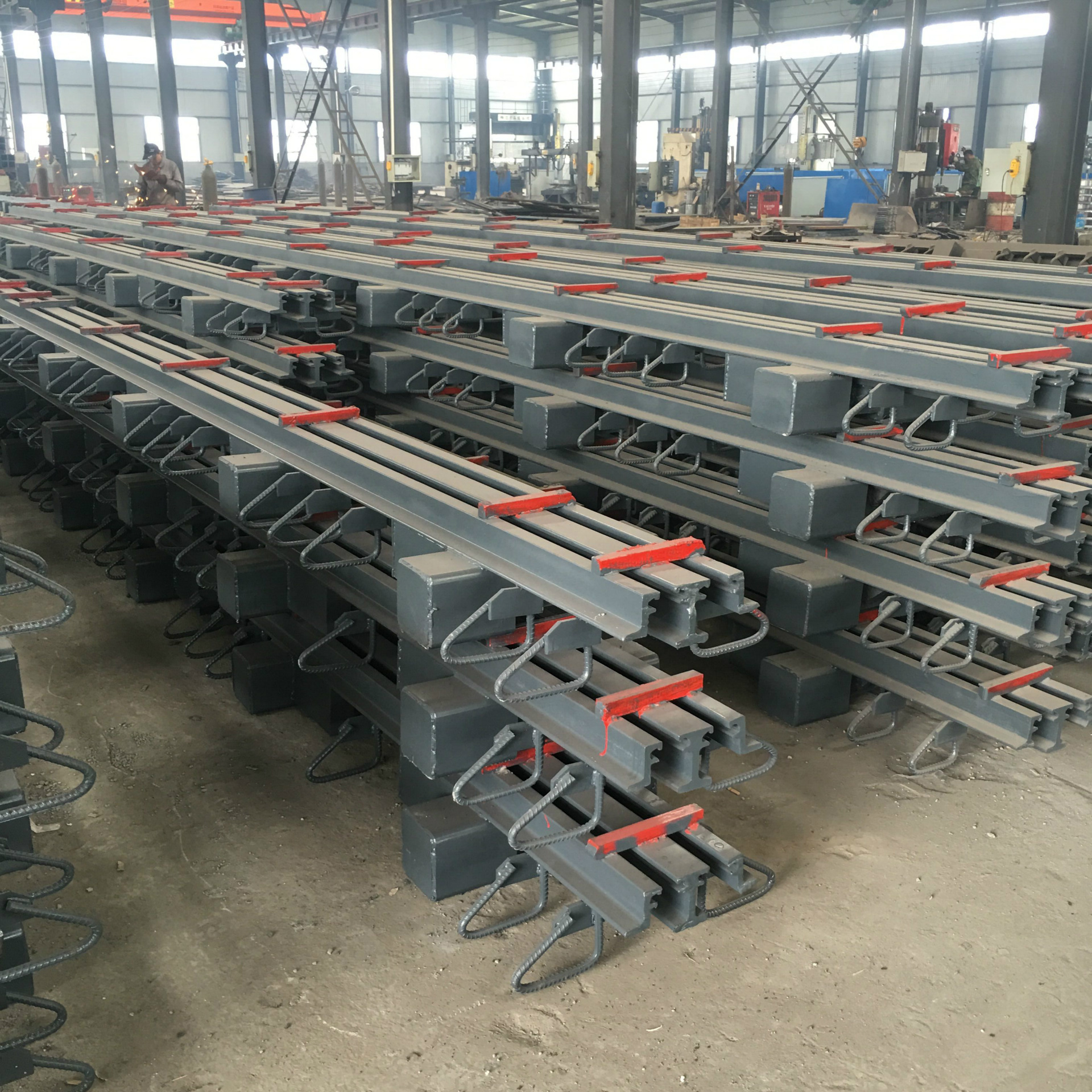 【公路桥梁伸缩缝 毛勒伸缩缝 可根据图纸订购生产】价格,厂家,图片-