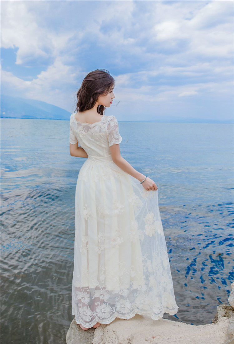 夏季优雅重工刺绣花朵连衣裙修身短袖度假沙