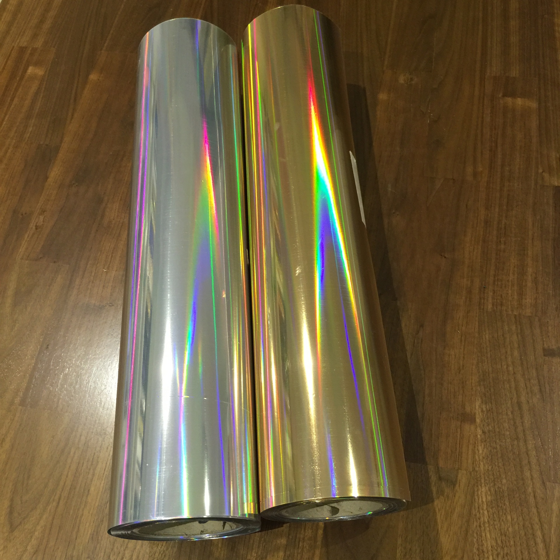 高弹金属光刻字膜 高弹金属镭射刻字膜 弹性金属镭射刻字膜