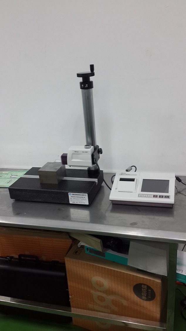 日本原装三丰便携式粗糙度仪轮廓测量仪轮廓计粗糙度检测机sj410