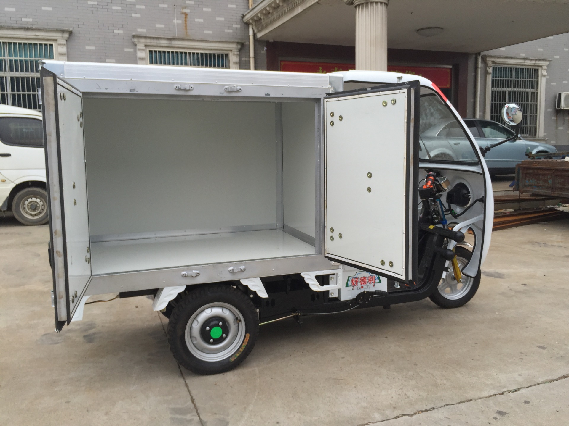 外卖保温电动三轮车蔬菜牛奶同城配送保温电动三轮车可定制扶贫