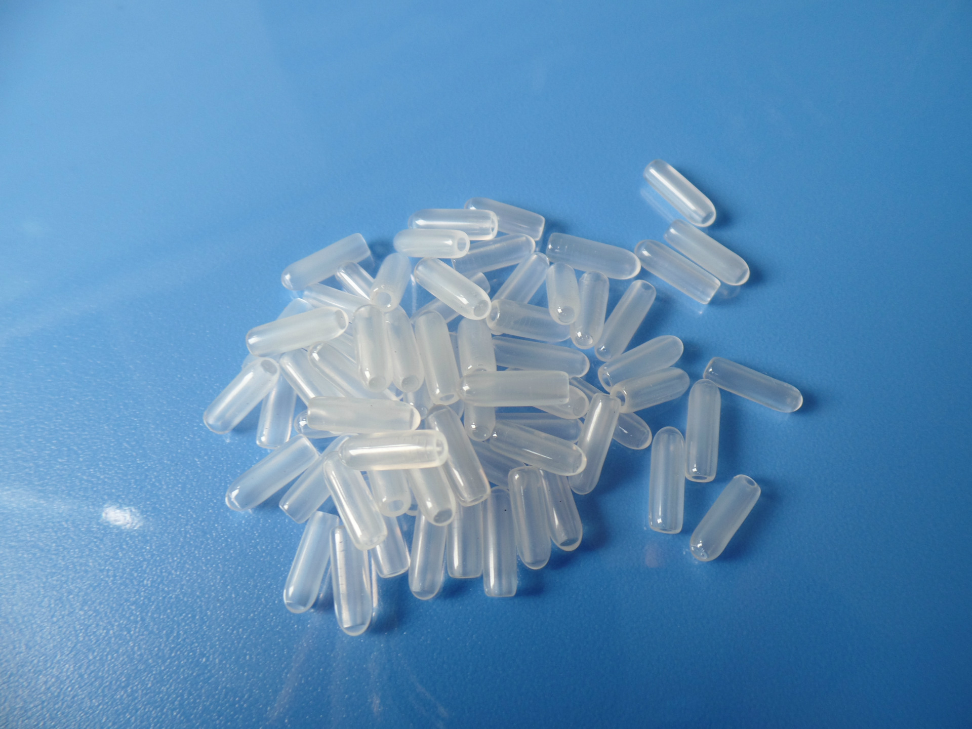 良辰厂家生产pvc透明软外盖帽管材圆形塑料盖子环保食品级